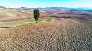 4K  UHD AWESOME Val dOrcia  Tuscany  Italy drone [upl. by Nosbig]