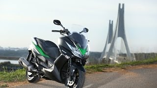 Essai Kawasaki J300 ABS 2014  Du fun pour les commuters [upl. by Inilam755]