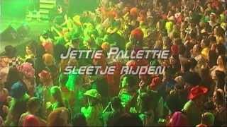 Jettie Pallettie sleetje rijden carnaval vaassen 2013 [upl. by Aneles116]