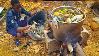 Spicy Crab pot Catch N Cook  with corn [upl. by Larson]