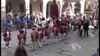 Baixada dels Gegants  Festa Major Solsona 2012 [upl. by Ynoep]