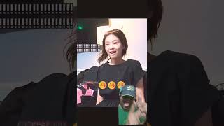 The Crack Sound Kinda Satisfying Though blackpink jennie shortvideo shorts [upl. by Kerril]