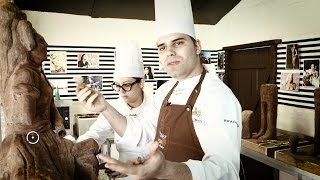 Esculturas em Chocolate ao vivo • Festival Internacional de Chocolate de Óbidos 2017 [upl. by Aryek]