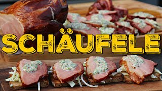 SCHÄUFELE VOM GRILL  mit geröstetem Bauernbrot Krautsalat und Senfmayo [upl. by Obara]