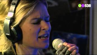 Sandra van Nieuwland  Keep Your Head Up live bij Evers Staat Op [upl. by Ryter]