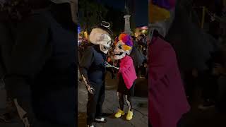 Vivimos una noche llena de tradición color y orgullo en el Desfile de Catrinas y Catrines [upl. by Cassius]