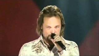 Travis Tritt amp Patty Loveless  Louisiana WomanMississippi Man [upl. by Cheatham541]