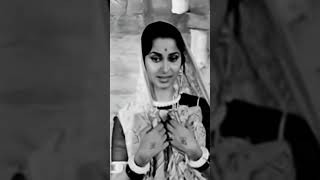 Waheeda Rehman sings for Satyajit Ray in Abhijan 1962 [upl. by Tserof442]