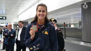 Mondiali femminili 2018 emozioni gioia sorrisi Laccoglienza ricevuta dalle azzurre a Milano [upl. by Carolann14]