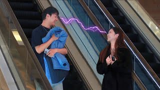 Girl Staring at Strange Boys on the Escalator  Prank 当男生在电梯上被陌生女孩盯着看，有人眼神躲避害羞地偷笑 [upl. by Onahpets]