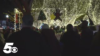 Bentonville Christmas parade wows Arkansas at the square [upl. by Alwin]