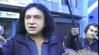 Gene Simmons gets called out by a fan in sync [upl. by Airot]