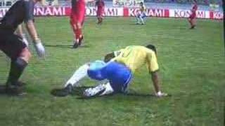 Rüstü headbutts Gilberto Silva in PES 2008 [upl. by Dlanigger]