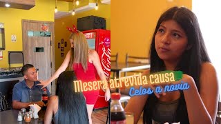 Mesera atrevida causa celos a NOVIA 🤣😱Broma navideña [upl. by Llenrahc927]