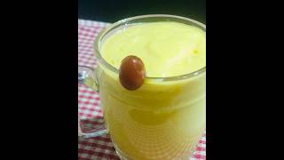 1Minute Mango Smoothie without sugar sindhusfoodandspicesshorts shorts [upl. by Rambow]