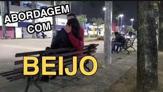 BEIJOU UMA DESCONHECIDA NA PRAÇA  INFIELD SEM CORTE infieldpickup beijo daygameinfield [upl. by Mckeon]