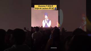 Diljit gifted jacket to fan Girl 🧥 Diljit Dosanjh concert funny masti funny diljitdosanjh [upl. by Eisyak]