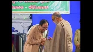 Gulam Ali with Morari Bapu live Part 1 of 3 [upl. by Map942]