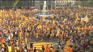 Masivo clamor en Cataluña por la independencia [upl. by Eladnor]