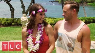 The Busbys Learn To Hula Dance  OutDaughtered [upl. by Dam]