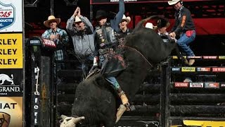 Jorge Valdiviezo rides Shoot Out the Lights for 8725 points PBR [upl. by Uis]