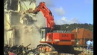 LIEBHERR R964 Hospital Demolition  A Schmid Abbruch Marienhospital Stuttgart Germany 31081995 [upl. by Drogin732]