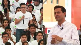 Estudiante pone en aprietos y le hace pregunta en Inglés a Peña Nieto le responde quotIN SPANISHquot [upl. by Eninotna]