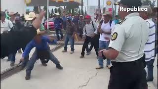 Bloqueos en Guatemala manifestantes veteranos se enfrentan a policías con machetes [upl. by Akimrej]