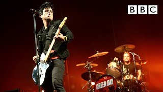 Green Day performs Boulevard of Broken Dreams at Reading Festival [upl. by Siuoleoj752]