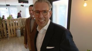 Peter Goossens is onder de indruk van zijn ontvangst in Antwerpen  Mijn Popuprestaurant  VTM [upl. by Breen]