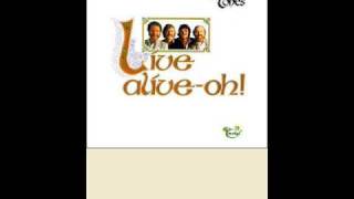 The Wolfe Tones  God Save Ireland Live [upl. by Jo-Ann250]