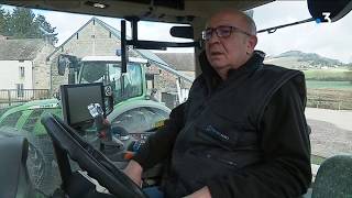 Un agriculteur assure le déneigement des routes de 13 communes en Côte dOr [upl. by Suirtimid]