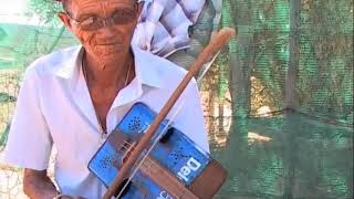 Karoo Kitaar Blues  Frederik Andrews and his homemade tin can violin [upl. by Ettelegna65]