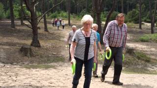 Sportief Wandelen pittig de heuvel op [upl. by Lawan]