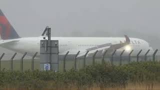 Rainy and Foggy weather Big Jet Delta Airline landing dublin airport  15 September 2024 [upl. by Mohkos492]