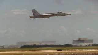 2017 Wings Over Houston Air Show  USN F18E Super Hornet Demo [upl. by Rika]