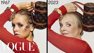 60s Supermodel Twiggy Recreates a Classic Photo  56 Years Later [upl. by Macswan]