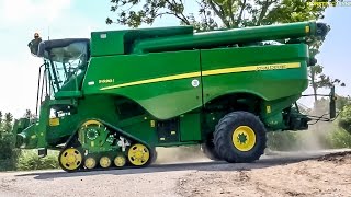 Monster machine New John Deere combine harvester S 690 i at work [upl. by Schmitt]