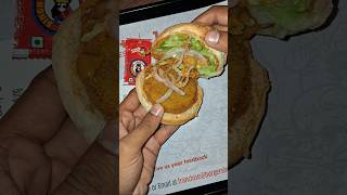 Burger Vs Burger ⁉️🤔 burger streetfood foodvlog shorts foodies [upl. by Omar]