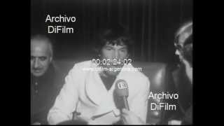 Reportaje a Carlos Monzon en Ezeiza junto a Susana Gimenez 1977 [upl. by Ytsihc]