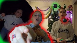 Jongleren Met Kerstballen amp Kerst Karaoke [upl. by Carlo]