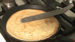 Crêpes  La recette des crêpes classiques facile et inratable HD [upl. by Renaldo867]