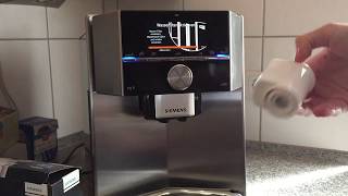 Wasserfilter wechseln Siemens EQ9 S500 Kaffeevollautomat [upl. by Ardnuhsor41]