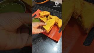 ब्रेड पकोड़ा ऐसे बनाये  Bread Pakoda recipe shorts crunchytreats food cooking streetfood nasta [upl. by Pylle]