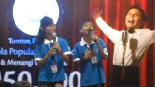 Roadshow Idola Kecil 2  Azzam ft Nurul [upl. by Eves]