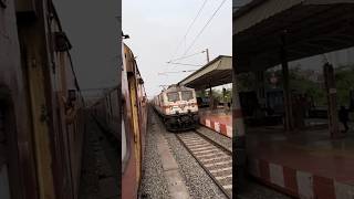 Coromandel Express Overtakes Shalimar Lokmanyatilak T Express shortvideo youtubeshorts shorts [upl. by Jaquenetta744]