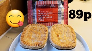 WOW MUST TRY New 2 MINCED BEEF amp ONION CHIP SHOP PIES Review [upl. by Stedt903]