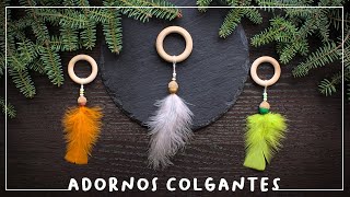 Cómo hacer ADORNOS NAVIDEÑOS para DECORAR el ÁRBOL con MADERA y PLUMAS [upl. by Barvick436]