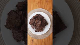 Receita de Brownie de Nescau com Casquinha Deliciosa  LINK NA DESCRIÇÃO [upl. by Aerdnna]