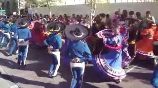 La danse traditionnelle mexicaine [upl. by Walter]